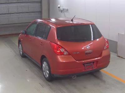 NISSAN TIIDA