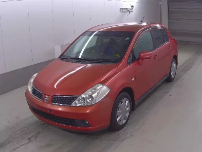 NISSAN TIIDA