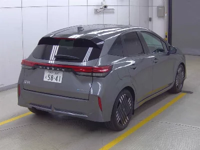 Nissan Aura