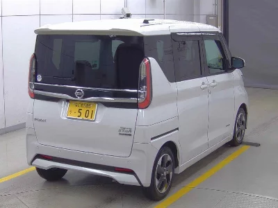 NISSAN ROOX