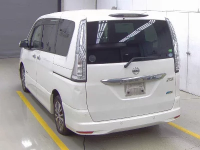 NISSAN SERENA