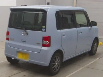 TOYOTA PIXIS SPACE