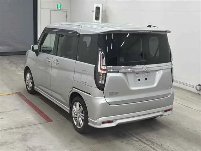 Mitsubishi Delica D:2  с аукциона в Японии