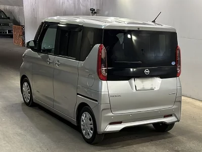 NISSAN ROOX