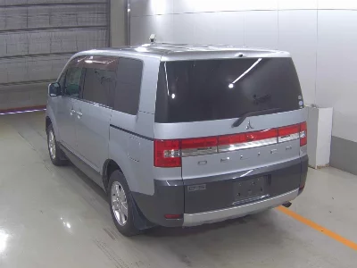 Mitsubishi DELICA D5