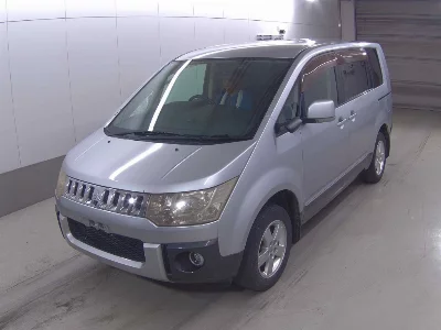 Mitsubishi DELICA D5
