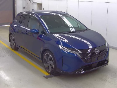 Nissan Aura
