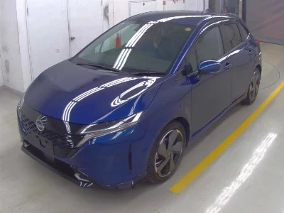 Nissan Aura
