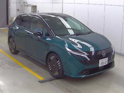 Nissan Aura