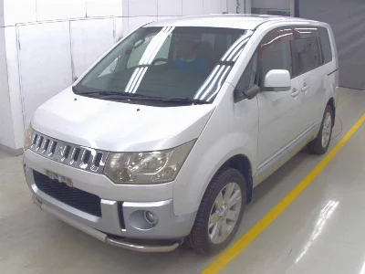 Mitsubishi DELICA D5
