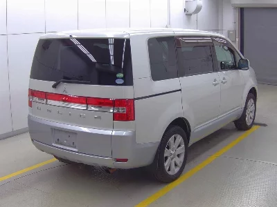 Mitsubishi DELICA D5