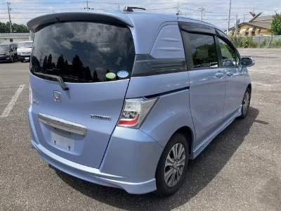 Honda FREED SPIKE