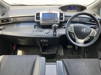 Honda FREED SPIKE
