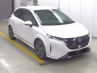 Nissan Aura