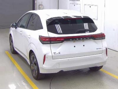 Nissan Aura