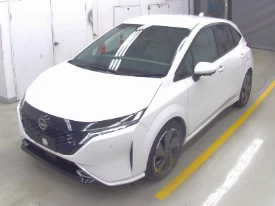 Nissan Aura