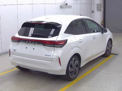 Nissan Aura