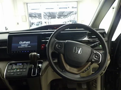 Nissan Aura