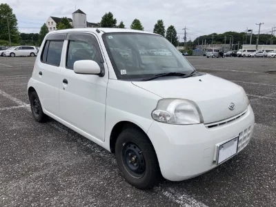 Daihatsu Esse