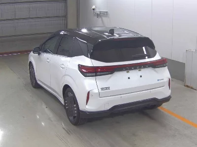 Nissan Aura