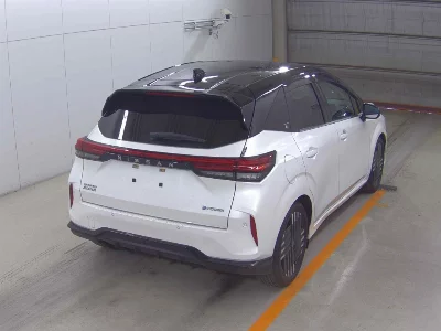 Nissan Aura