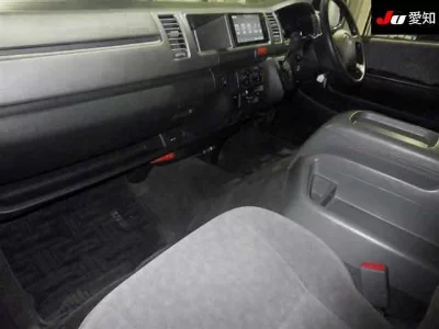 TOYOTA HIACE WAGON