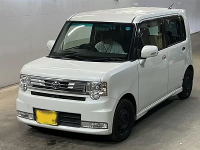 TOYOTA PIXIS SPACE