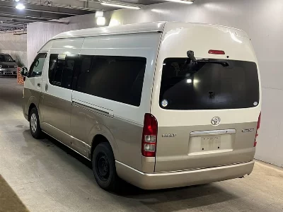 TOYOTA HIACE WAGON