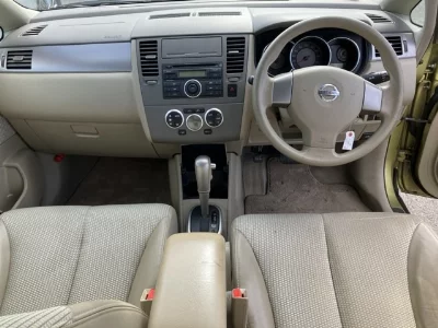 NISSAN TIIDA