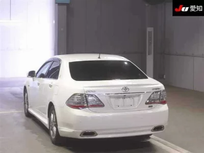 Toyota CROWN HYBRID