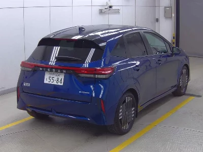 Nissan Aura