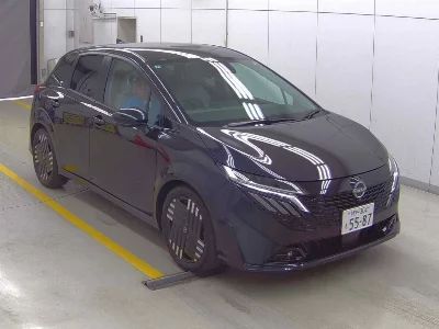 Nissan Aura