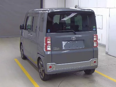 Toyota Pixis Mega
