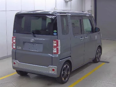 Toyota Pixis Mega