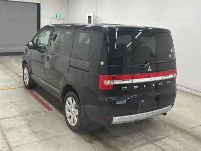 Mitsubishi DELICA D5