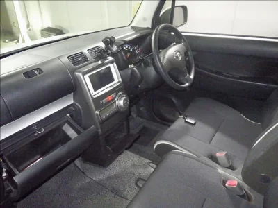 TOYOTA PIXIS SPACE