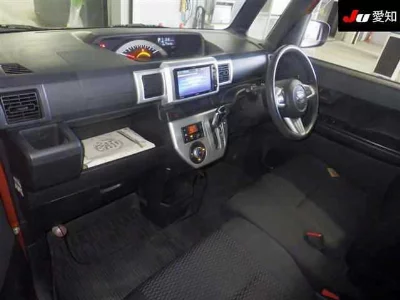 DAIHATSU WAKE