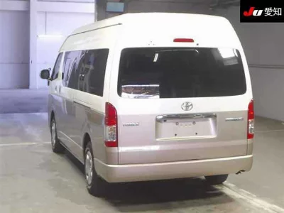 TOYOTA HIACE WAGON