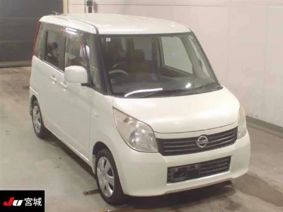 NISSAN ROOX
