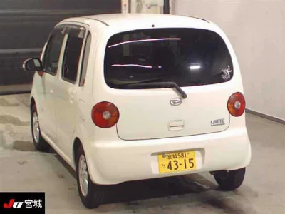 DAIHATSU MOVE LATTE