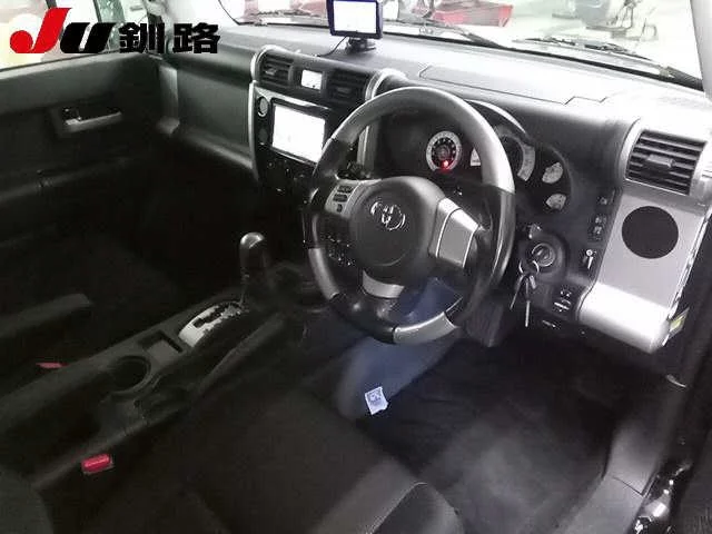 Toyota FJ Cruiser  с аукциона в Японии