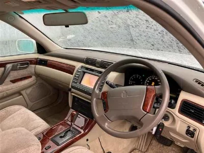 Toyota CROWN MAJESTA