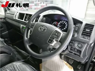 TOYOTA HIACE WAGON