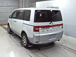 Mitsubishi DELICA D5