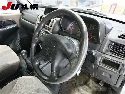 Mitsubishi Pajero iO