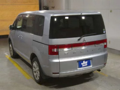Mitsubishi DELICA D5