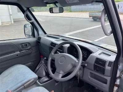 NISSAN CLIPPER VAN