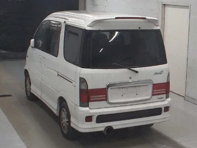 Daihatsu Atrai 7