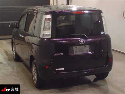 Toyota Sienta