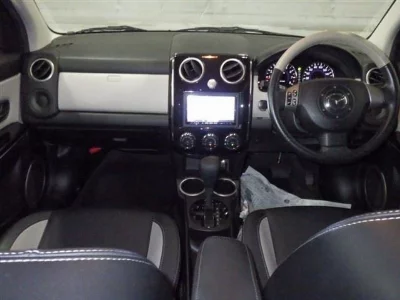 Mazda Verisa
